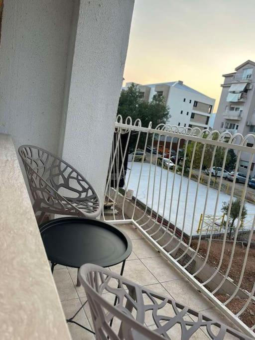 Tivat Apartment Bagian luar foto