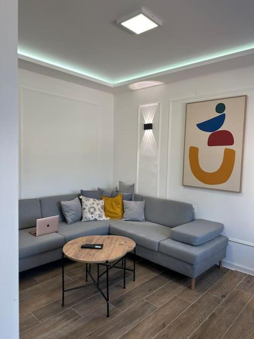 Tivat Apartment Bagian luar foto