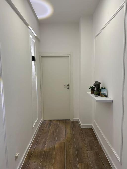 Tivat Apartment Bagian luar foto