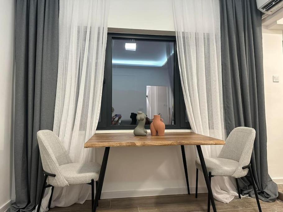 Tivat Apartment Bagian luar foto